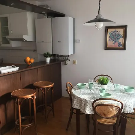 Center Maisonette With Terrace And Balcony